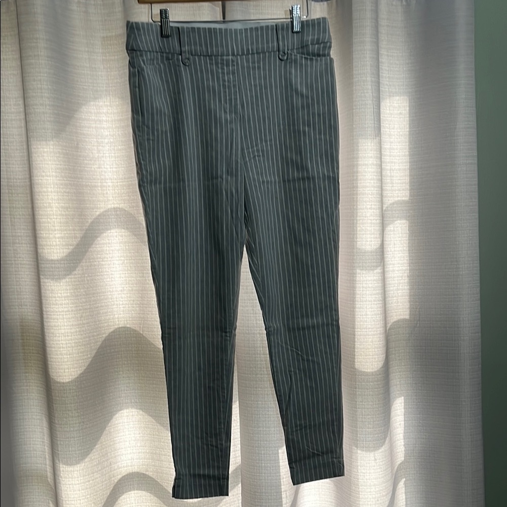 Maurices Gray Striped Women's Ankle Pants